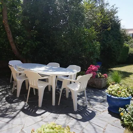 Hébergement de vacances Maison Merville-franceville-plage, 5 Pièces, 6 Personnes - Fr-1-465-51