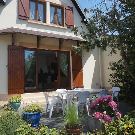Maison Merville-franceville-plage, 5 Pièces, 6 Personnes - Fr-1-465-51 * Merville-Franceville-Plage